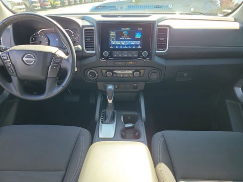 Certified 2022 Nissan Frontier SV w/ Technology Package image 9