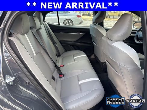 Used 2025 Toyota Camry SE image 8
