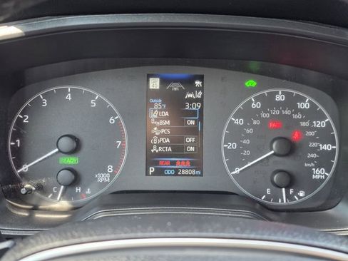 Used 2025 Toyota Corolla Cross AWD Hybrid w/ Moonroof Package image 13