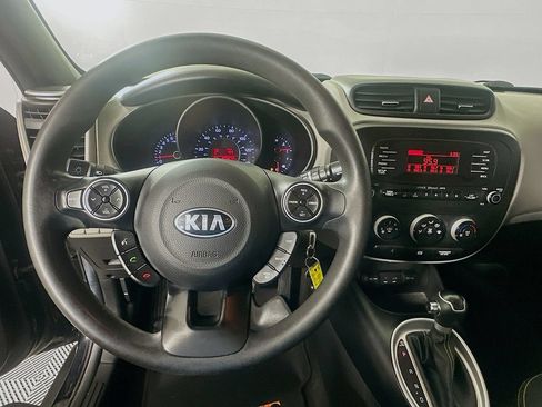 Used 2015 Kia Soul + FWD image 11