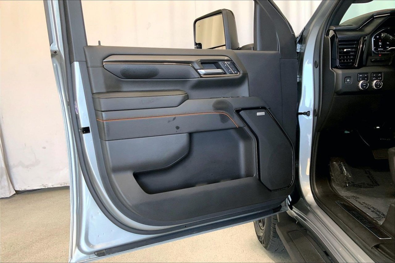 Used 2024 GMC Sierra 2500 AT4 w/ AT4 Premium Plus Package AWD/4WD image 25