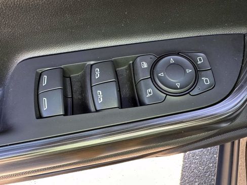 Used 2023 GMC Acadia SLT w/ Preferred Package AWD/4WD image 9