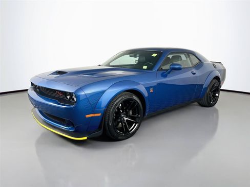 Used 2022 Dodge Challenger R/T Scat Pack RWD image 2