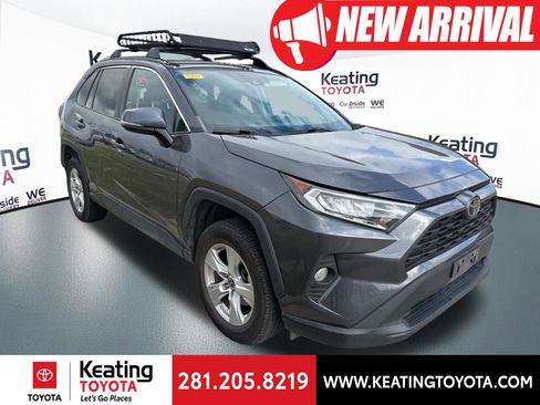 Used 2021 Toyota RAV4 XLE image 1