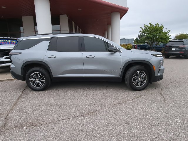 Used 2024 Chevrolet Traverse LT FWD image 33