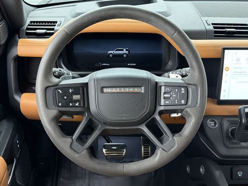 Used 2023 Land Rover Defender 110 V8 AWD/4WD image 11