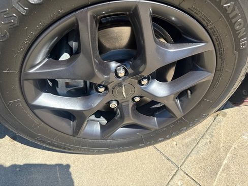 Used 2019 Chrysler Pacifica Touring-L Plus w/ S Appearance Package FWD image 9