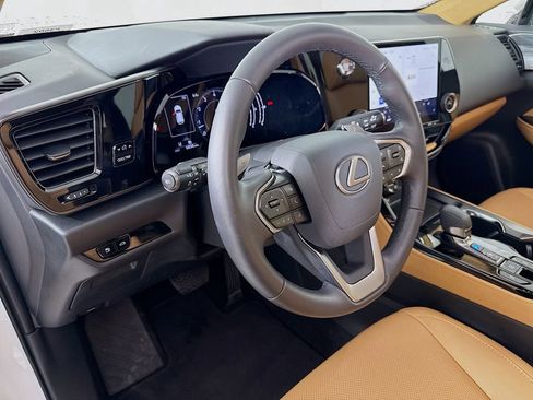 Used 2025 Lexus NX 250 FWD w/ Towing Package (2000 Lbs) image 9