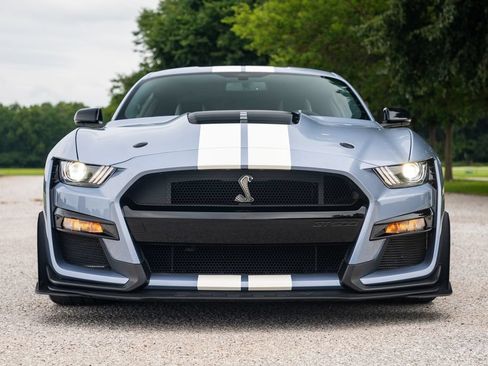 Used 2022 Ford Mustang Shelby GT500 w/ Carbon Fiber Track Pack RWD image 15