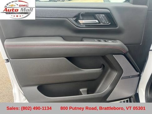 Certified 2025 GMC Yukon AT4 Ultimate AWD/4WD image 11