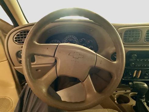 Used 2004 Chevrolet TrailBlazer LS w/ LS Preferred Equipment Group AWD/4WD image 9
