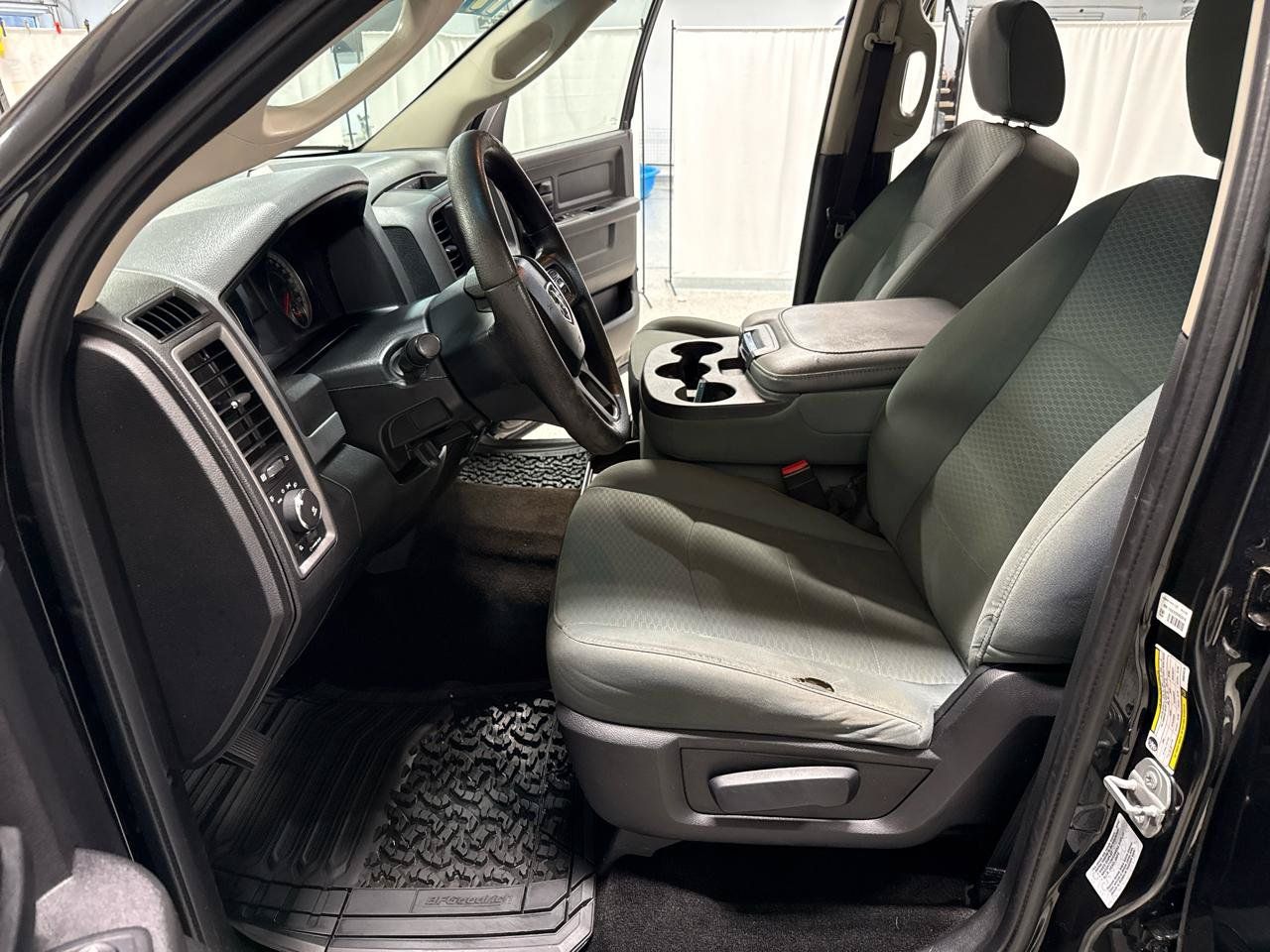 Used 2017 RAM 1500 Express w/ Black Ram 1500 Express Group AWD/4WD image 8