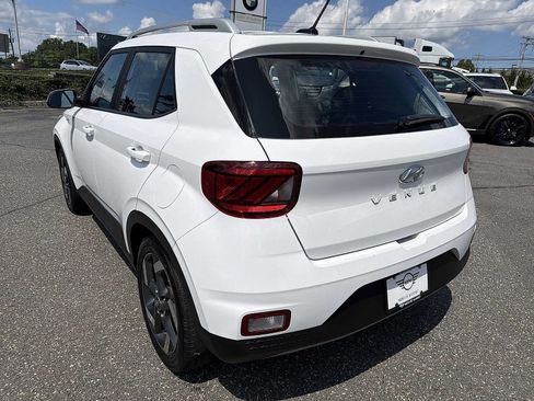 Used 2023 Hyundai Venue SEL w/ Cargo Package FWD image 12