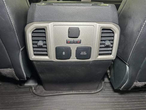 Used 2018 Ford F150 Lariat w/ Equipment Group 502A Luxury AWD/4WD image 26
