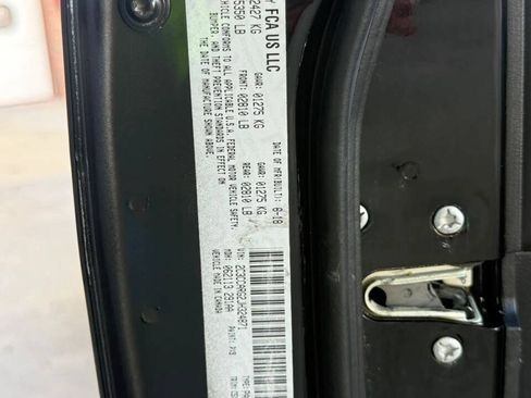Used 2018 Chrysler 300 Touring AWD/4WD image 27