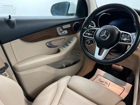 Used 2021 Mercedes-Benz GLC 300 GLC 300 w/ Premium Package image 11