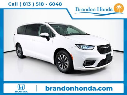 Used 2023 Chrysler Pacifica Touring-L