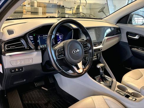 Used 2020 Kia Niro EX FWD image 18
