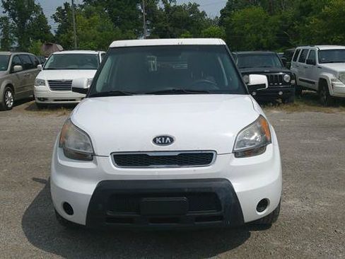 Used 2010 Kia Soul + w/ Audio Pkg FWD image 2