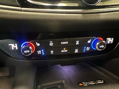 Used 2024 Buick Enclave Premium image 49