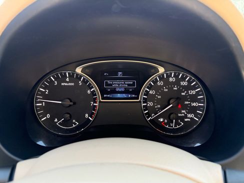 Used 2017 Nissan Altima 2.5 SV w/ Convenience Package image 12