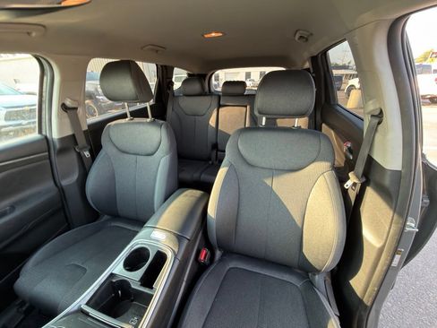 Used 2022 Hyundai Santa Fe SE FWD image 11