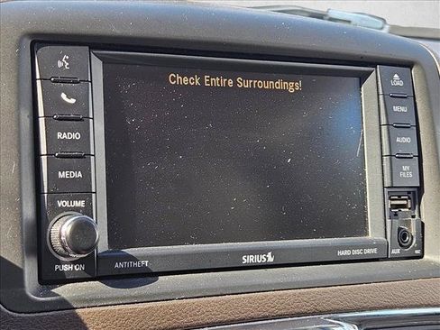 Used 2015 Chrysler Town & Country Touring FWD image 15