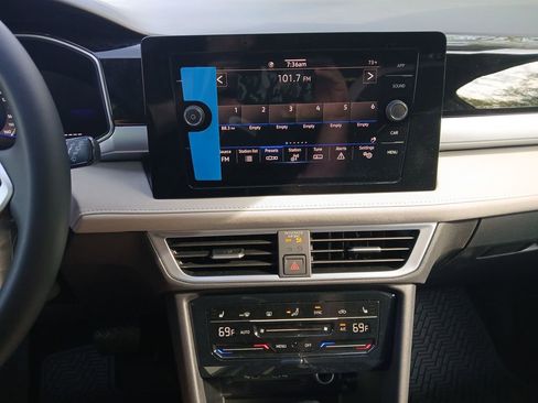 New 2026 Volkswagen Taos SE image 18