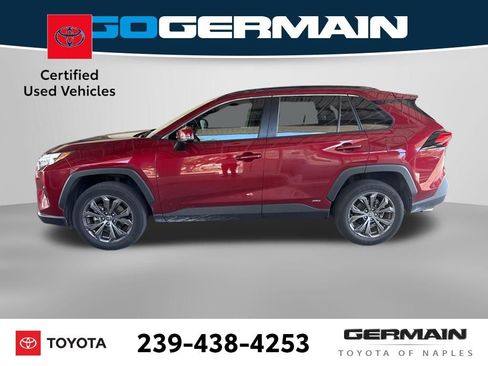 Used 2022 Toyota RAV4 XLE Premium image 3