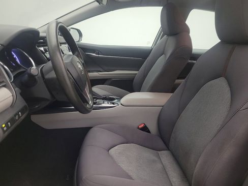 Used 2020 Toyota Camry LE FWD image 17