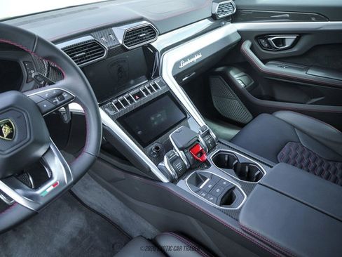 Used 2024 Lamborghini Urus S AWD/4WD image 34