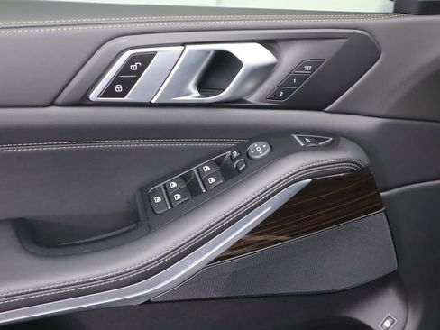 Used 2025 BMW X5 xDrive50e w/ Parking Assistance Package AWD/4WD image 24