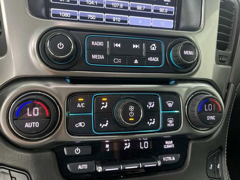 Used 2018 Chevrolet Suburban LT w/ LT Signature Package AWD/4WD image 23