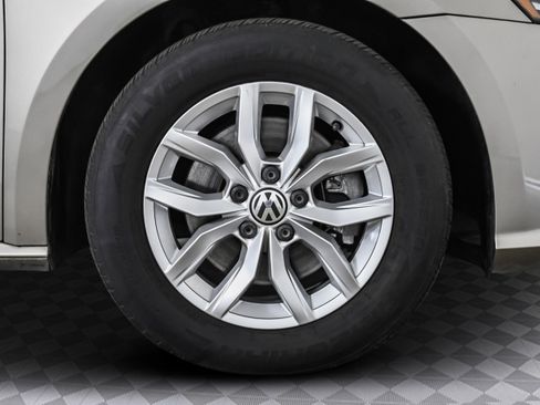 Used 2016 Volkswagen Passat 1.8T S image 30