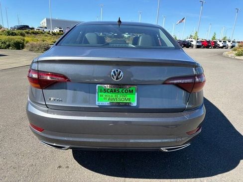 Used 2019 Volkswagen Jetta SEL Premium FWD image 5
