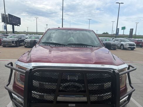 Used 2015 Ford F150 King Ranch w/ Equipment Group 601A Luxury AWD/4WD image 2