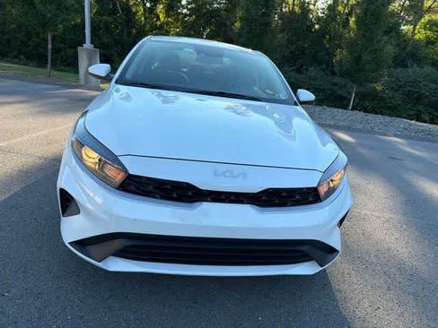 Used 2023 Kia Forte LXS FWD image 3