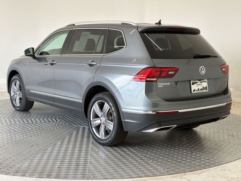 Used 2021 Volkswagen Tiguan SEL w/ 2-Row Tiguan MDO Package AWD/4WD image 3