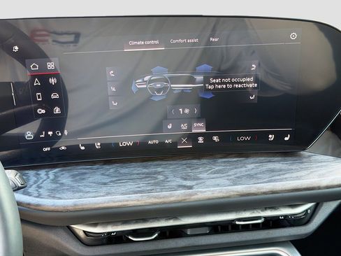 Certified 2025 Audi Q5 Prestige image 34