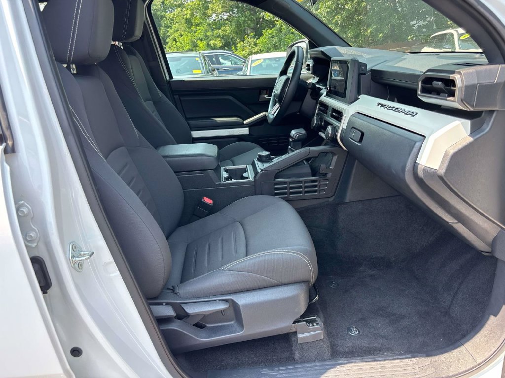 Used 2024 Toyota Tacoma TRD Off-Road AWD/4WD image 16