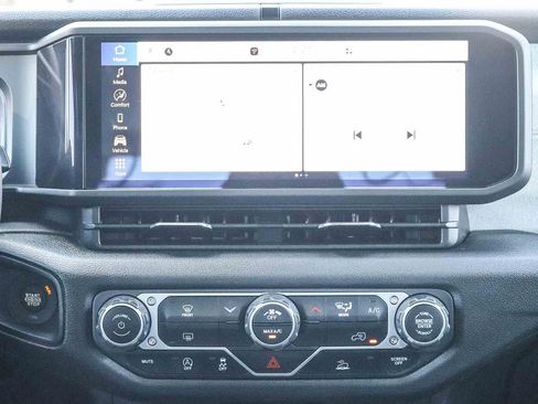 Used 2025 Jeep Wrangler Sport AWD/4WD image 13