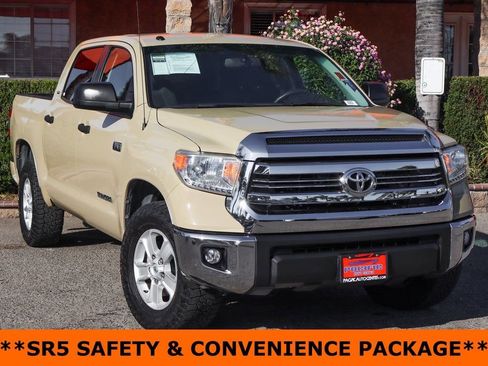 Used 2017 Toyota Tundra SR5 w/ SR5 Upgrade Package image 2