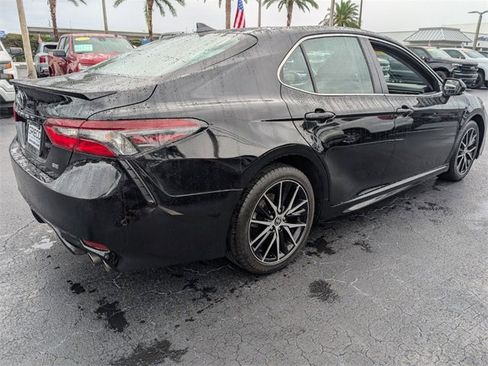 Used 2023 Toyota Camry SE image 15