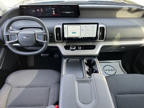 Used 2025 Ford Expedition Active RWD image 8