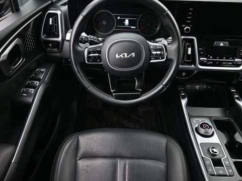 Used 2023 Kia Sorento EX image 11