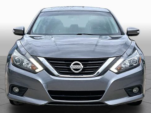 Used 2017 Nissan Altima 2.5 SL w/ 2.5 Technology Package FWD image 4