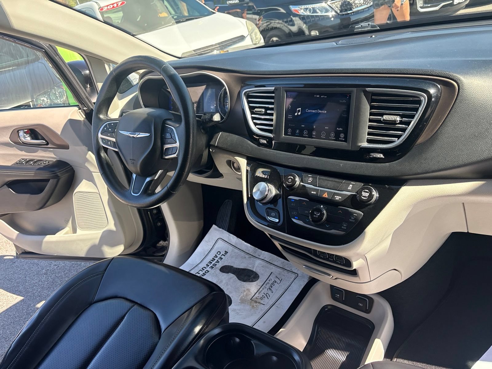 Used 2021 Chrysler Voyager Lxi FWD image 22