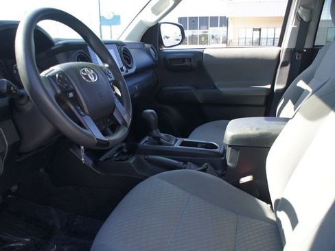 Used 2020 Toyota Tacoma SR w/ SR Convenience Package image 11