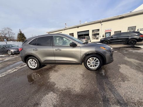 Used 2022 Ford Escape SE image 6