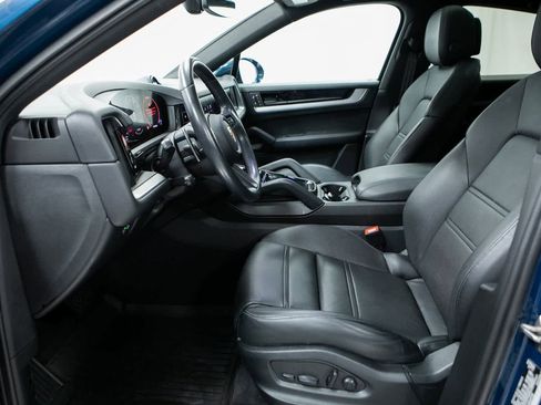 Certified 2024 Porsche Cayenne Coupe image 16